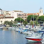 En Mezzanine, Climatisation - 2 Pers. - Fr-1-226-569 Sainte-Maxime